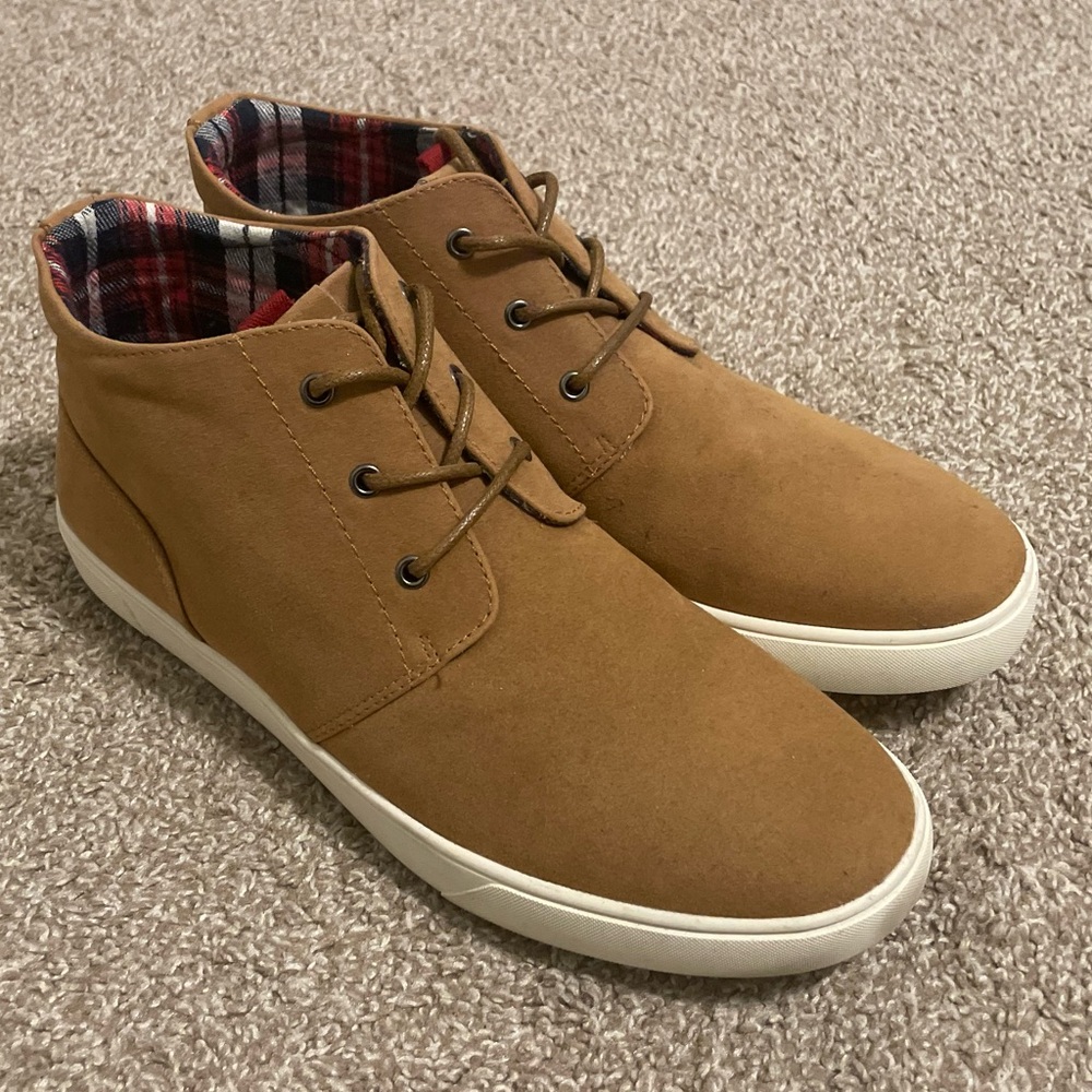 Flag and Anthem Weston Mid-Top Sneaker / Size 8.5